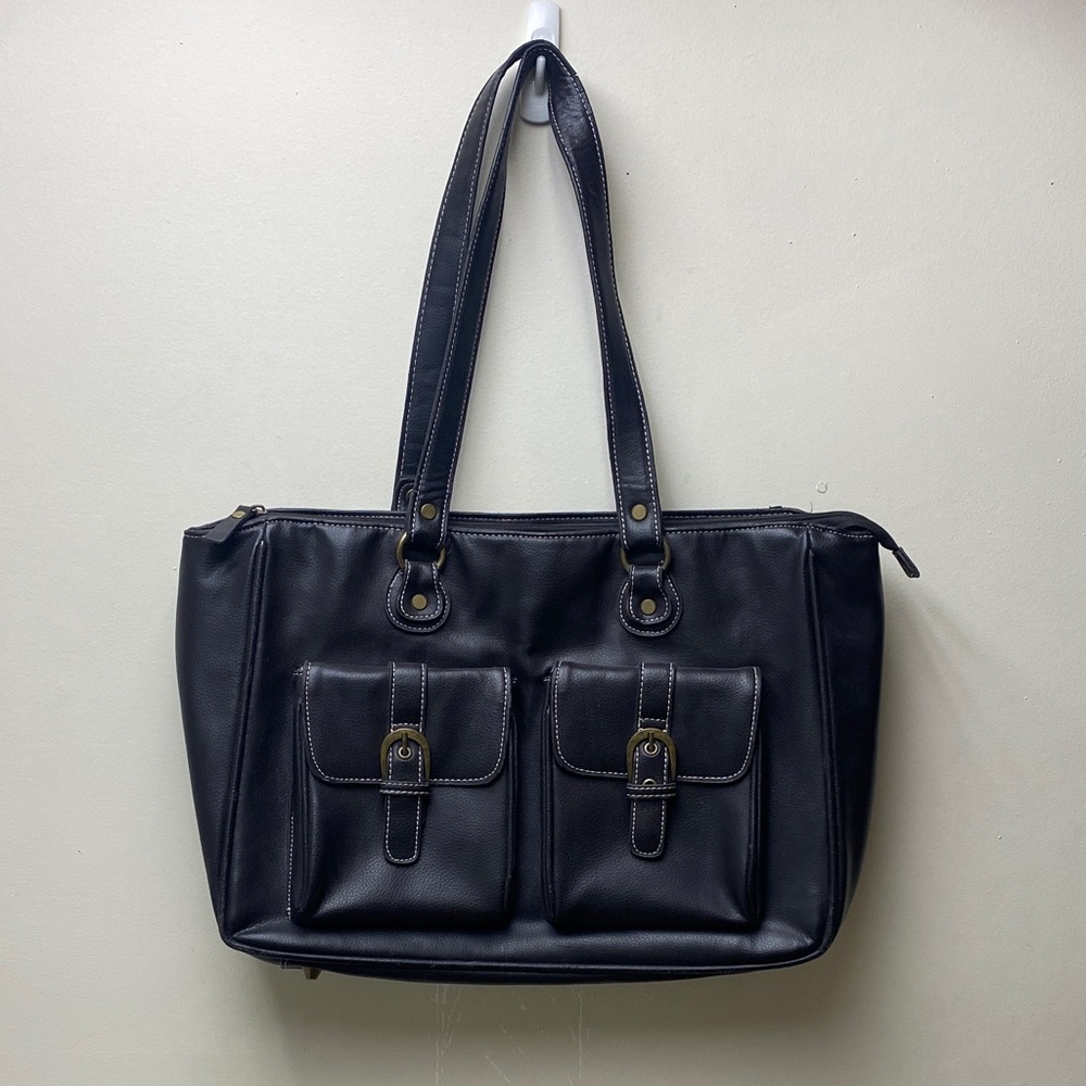Chic Black Shoulder Bag with Dual Pockets